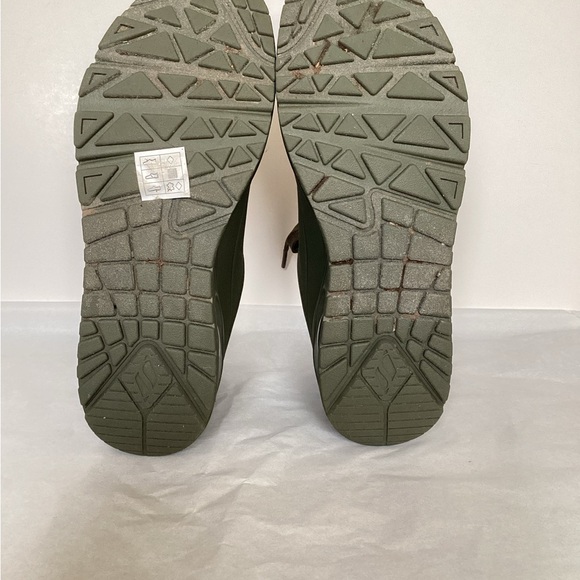 Women’s army green Skechers sneakers size7.5 - Picture 7 of 7